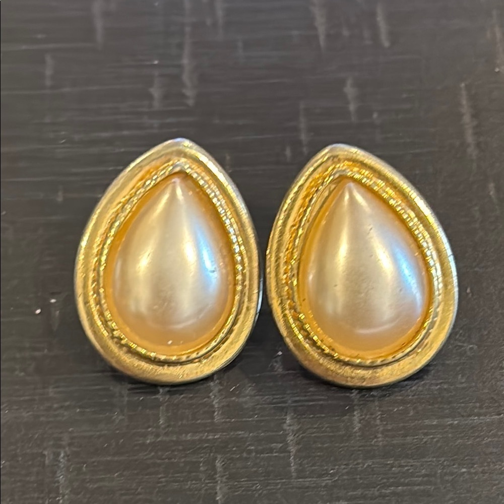 Elegant Gold and Cream Teardrop Earrings